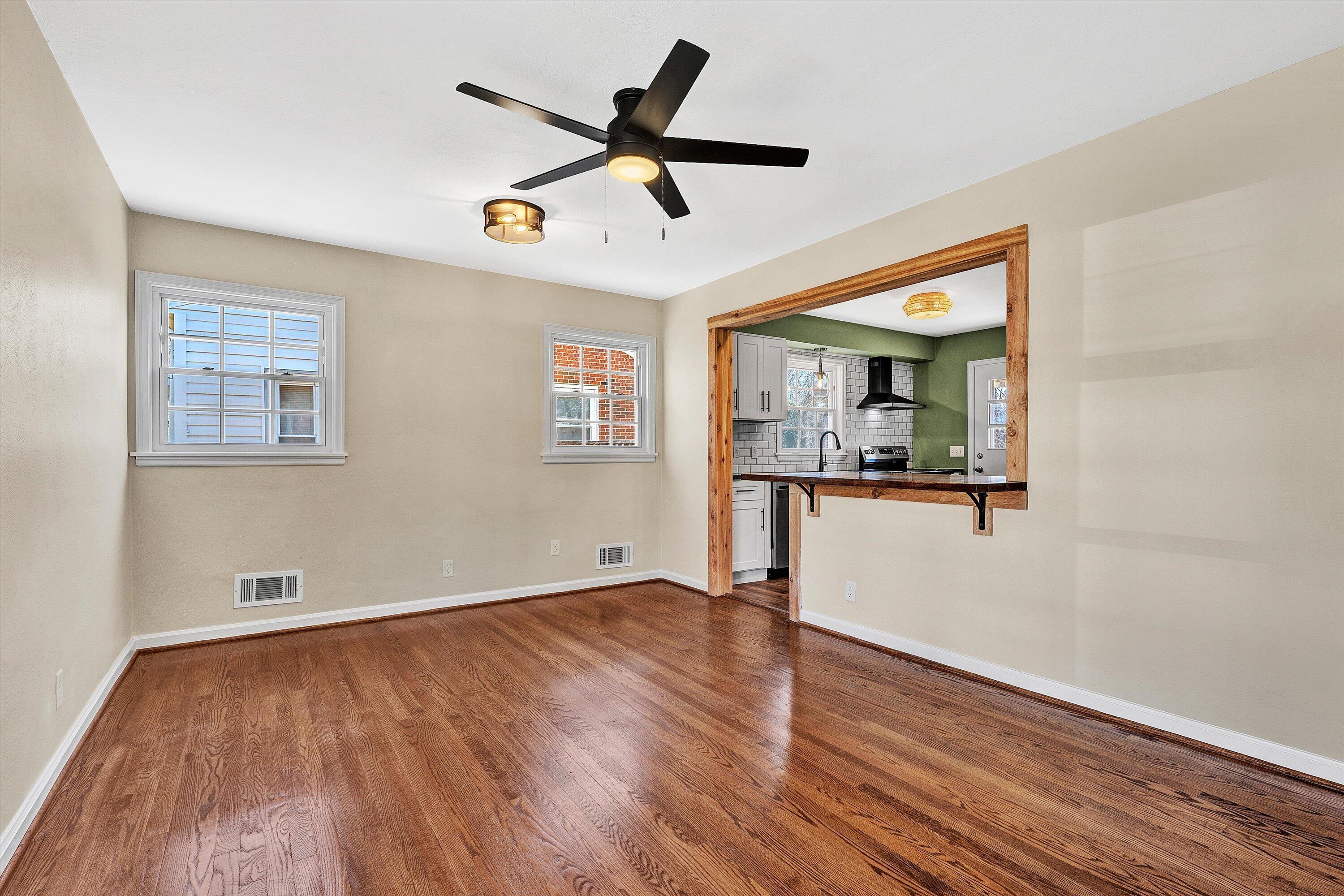 1210 Howbert Avenue Southwest Roanoke, VA 24015 - Photo 7 of 39 07-SGP-04825