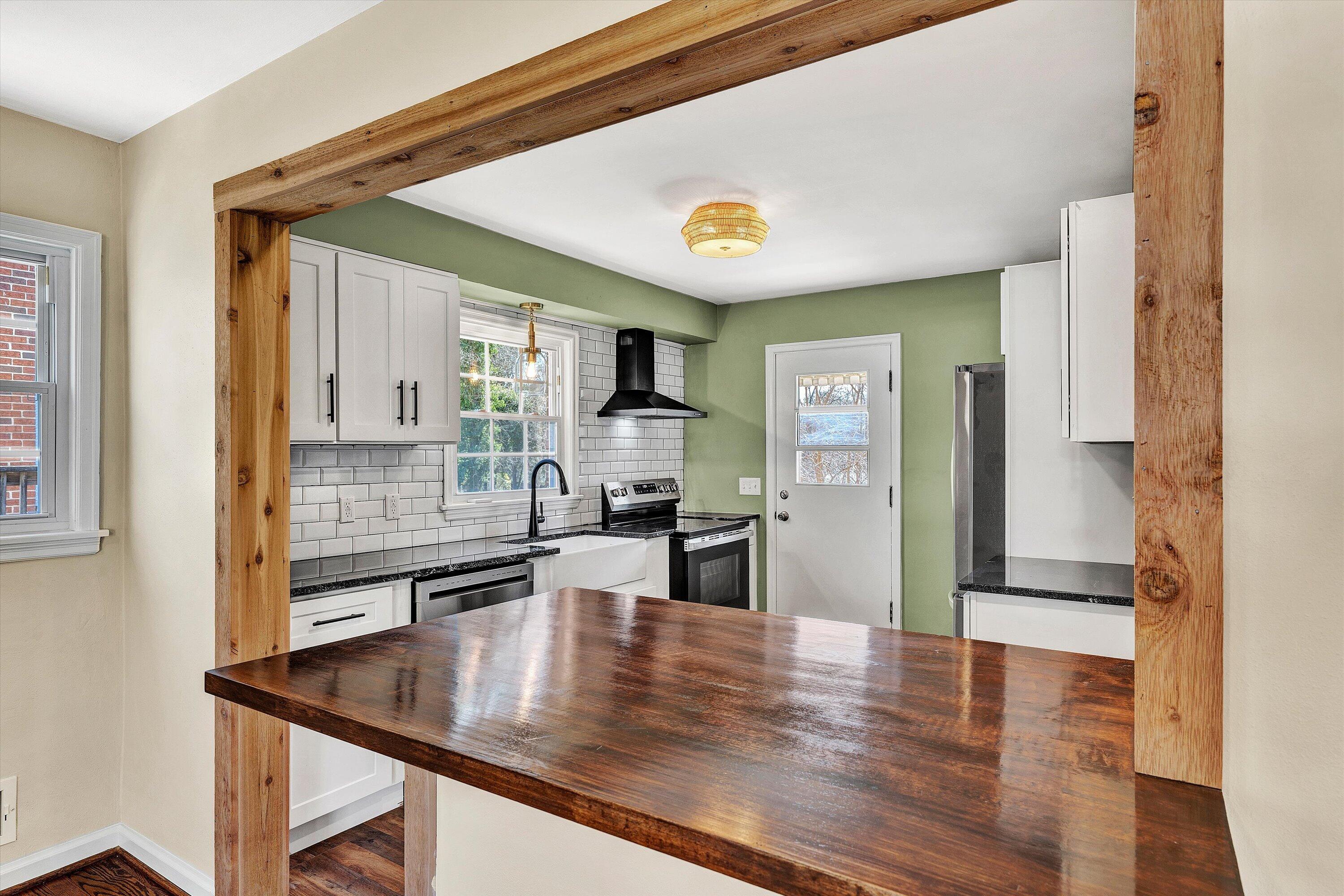 1210 Howbert Avenue Southwest Roanoke, VA 24015 - Photo 9 of 39 09-SGP-04831