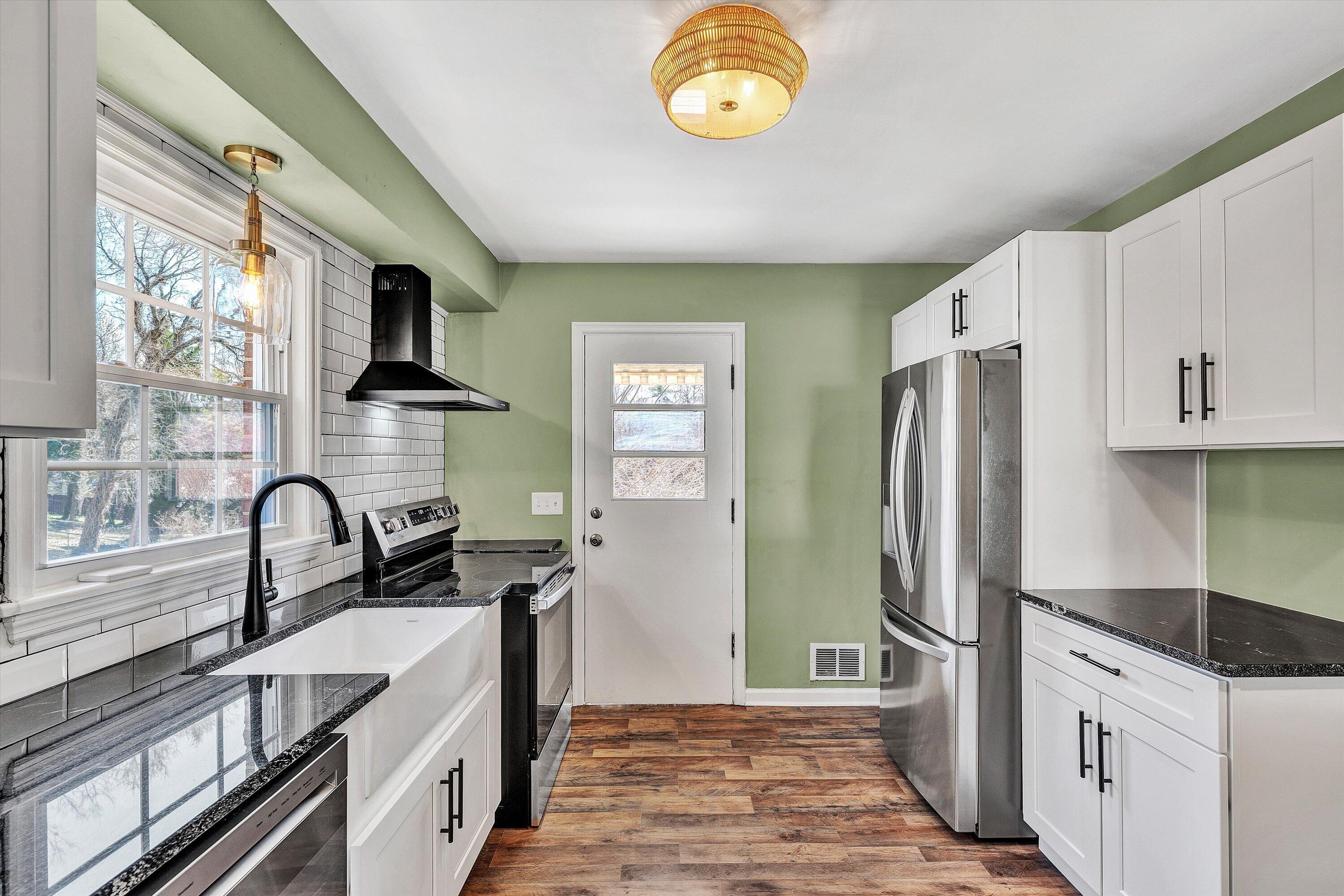 1210 Howbert Avenue Southwest Roanoke, VA 24015 - Photo 10 of 39 10-SGP-04834