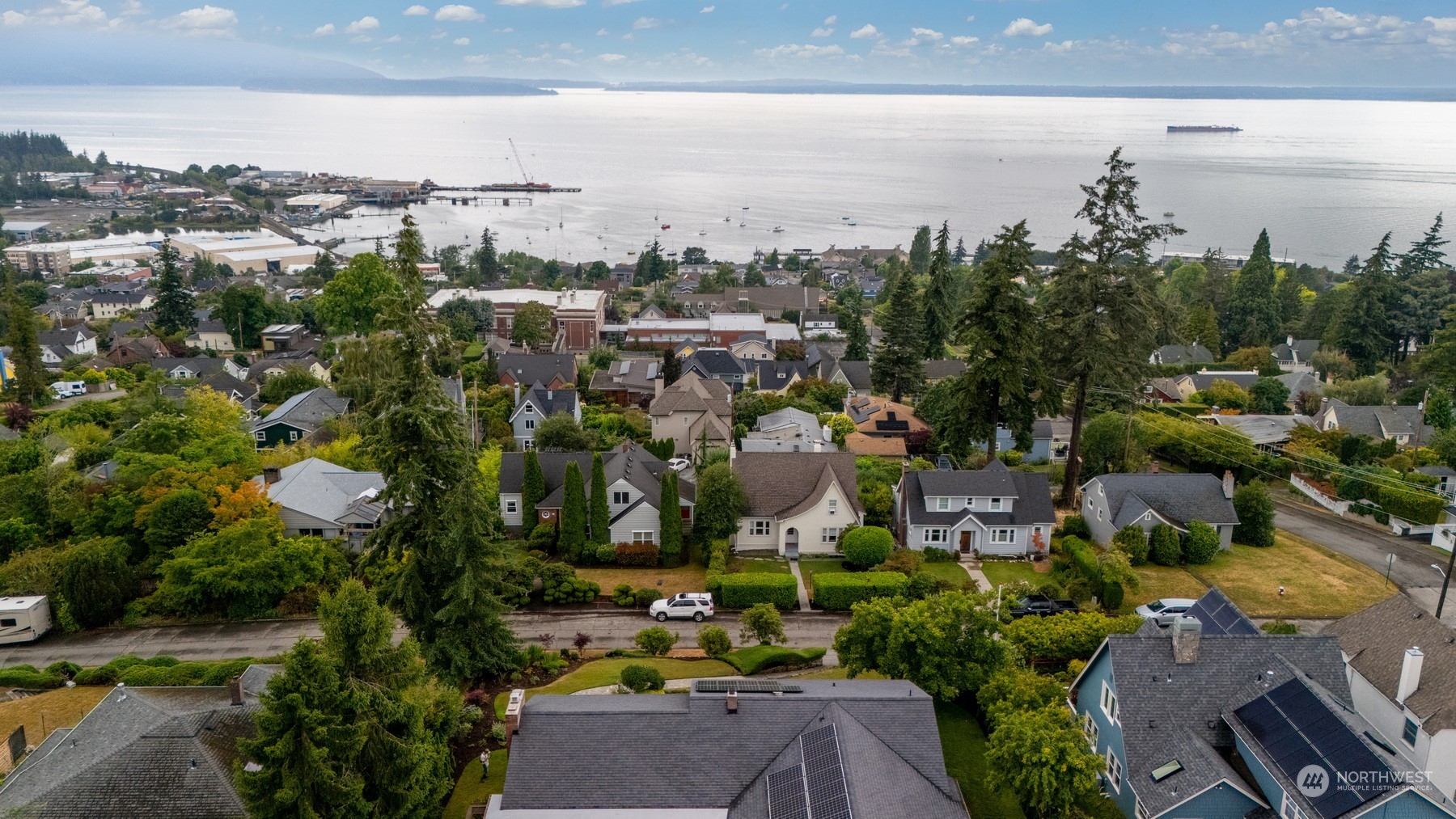 911 17th Street Bellingham, WA 98225 - Photo 3 of 39 a view of a city