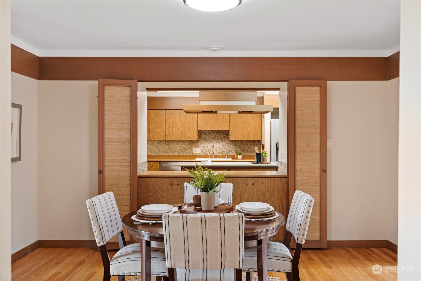 911 17th Street Bellingham, WA 98225 - Photo 34 of 39 a dining room with furniture and window