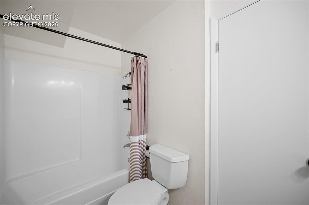 2979 Mesa Road, Unit D Colorado Springs, CO 80904 - Photo 20 of 40 Primary bedroom bathroom.