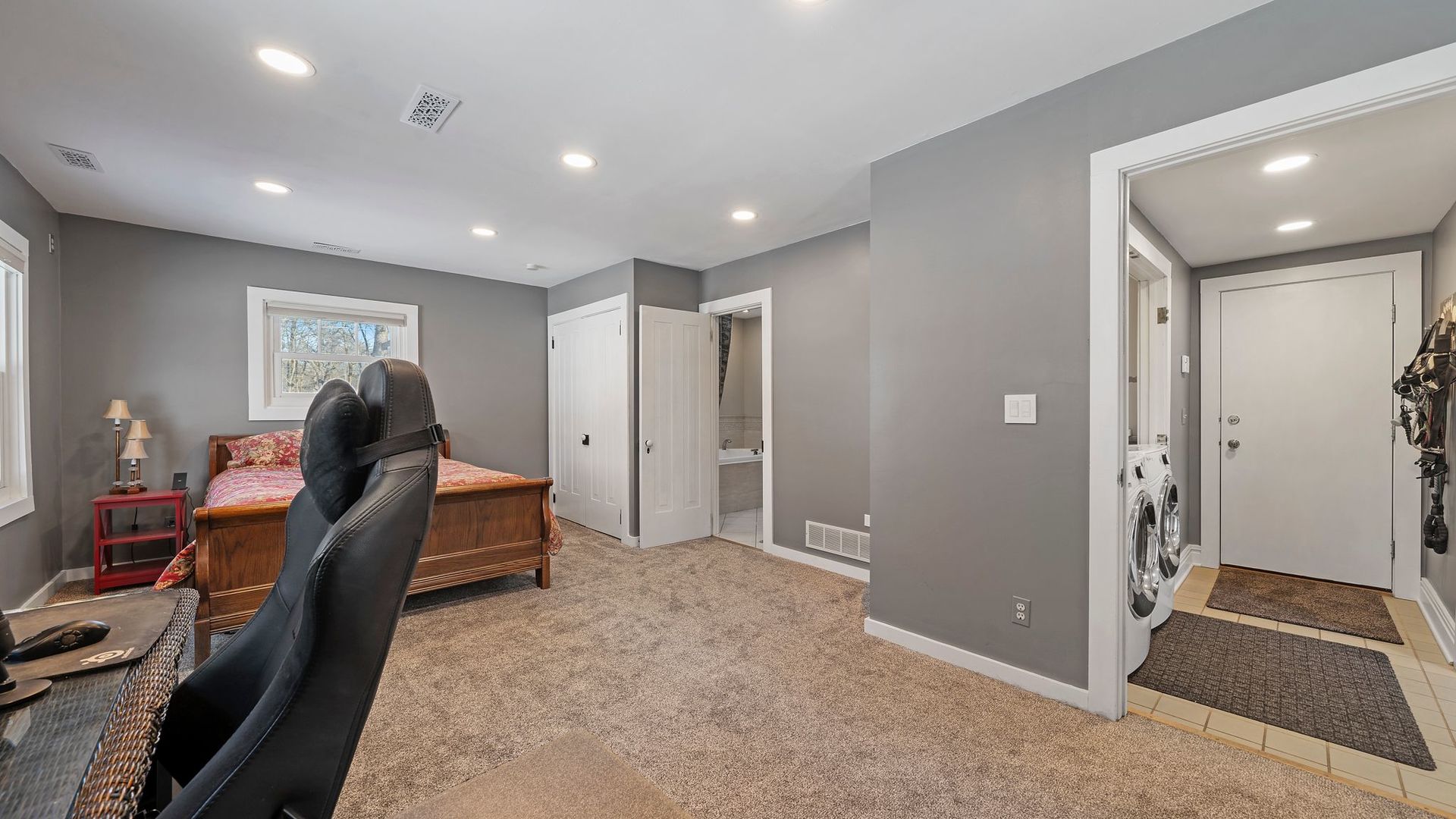 33W179 Surrey Road Wayne, IL 60184 - Photo 19 of 39 a living room with furniture