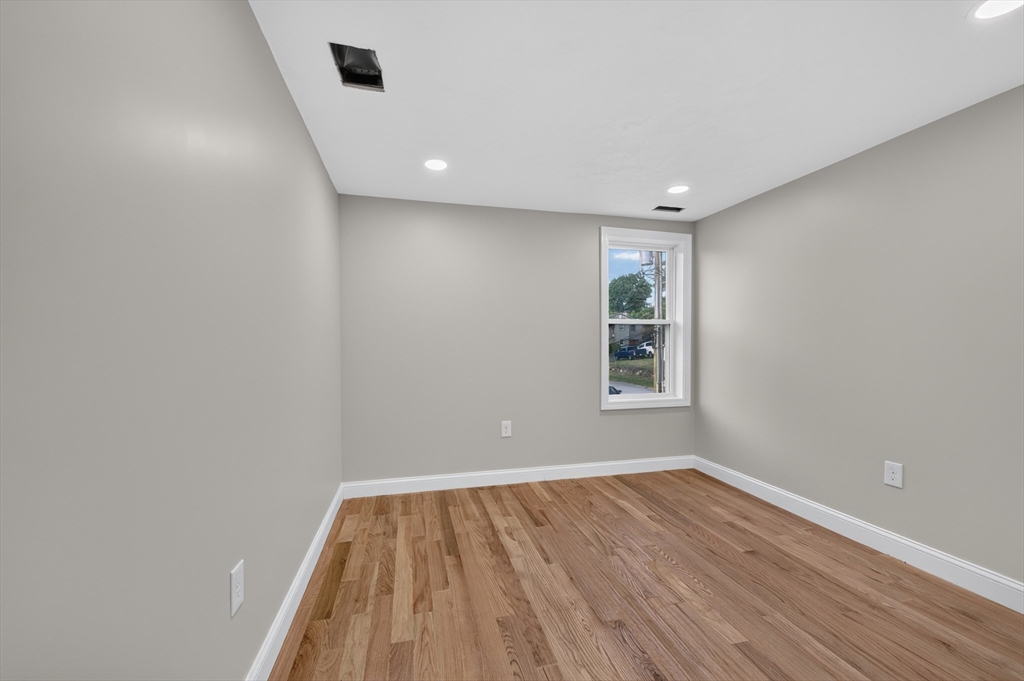 69 Orient Street Worcester, MA 01604 - Photo 13 of 42