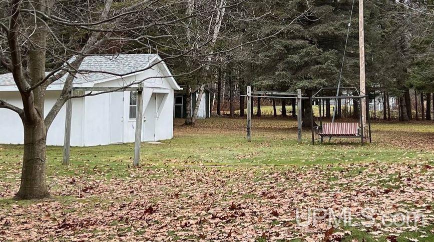 465 Hubble Road Manistique, MI 49854 - Photo 5 of 13 Gallery Image 5