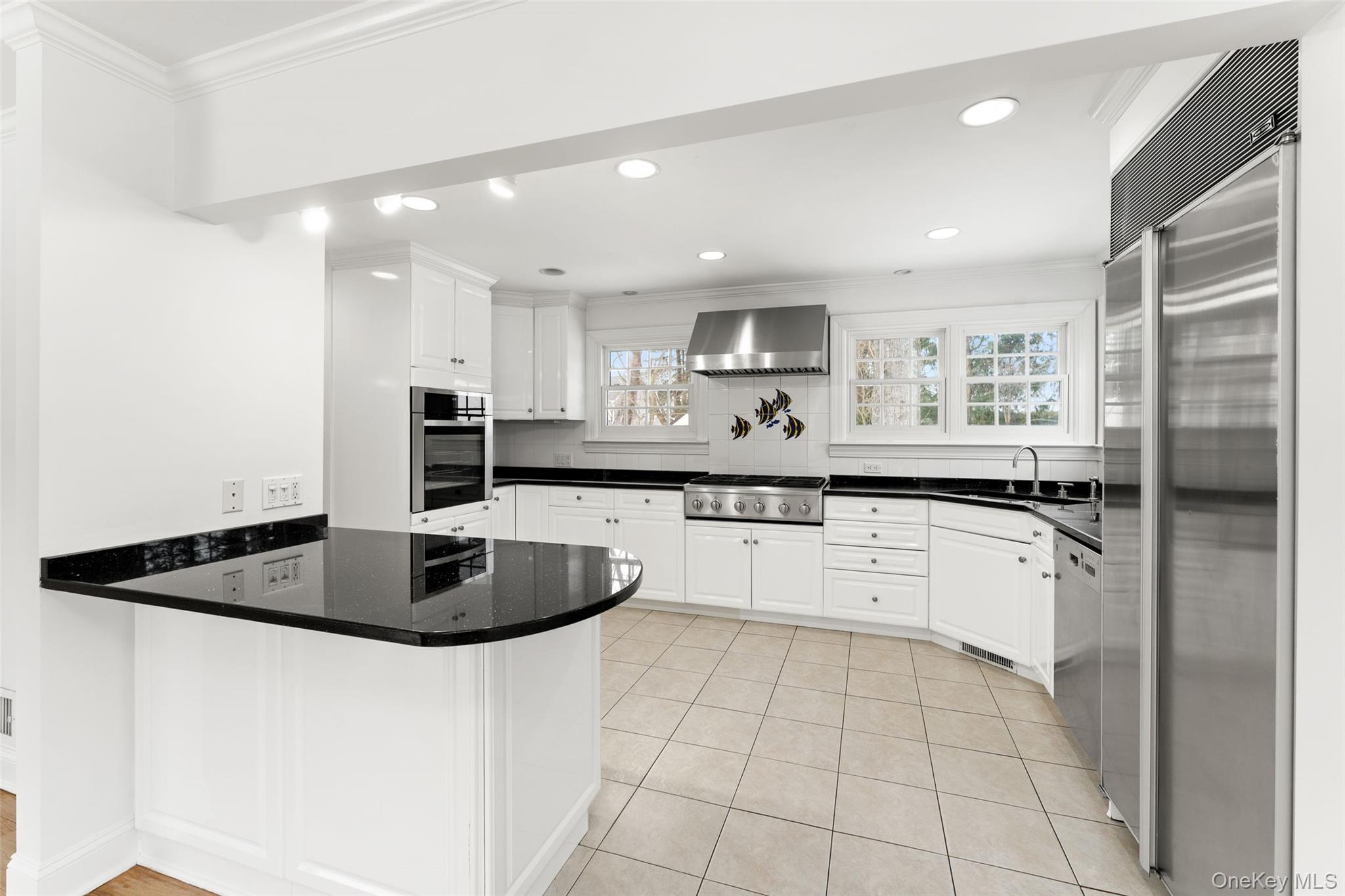 14 Wakefield Road Scarsdale, NY 10583 - Photo 9 of 27