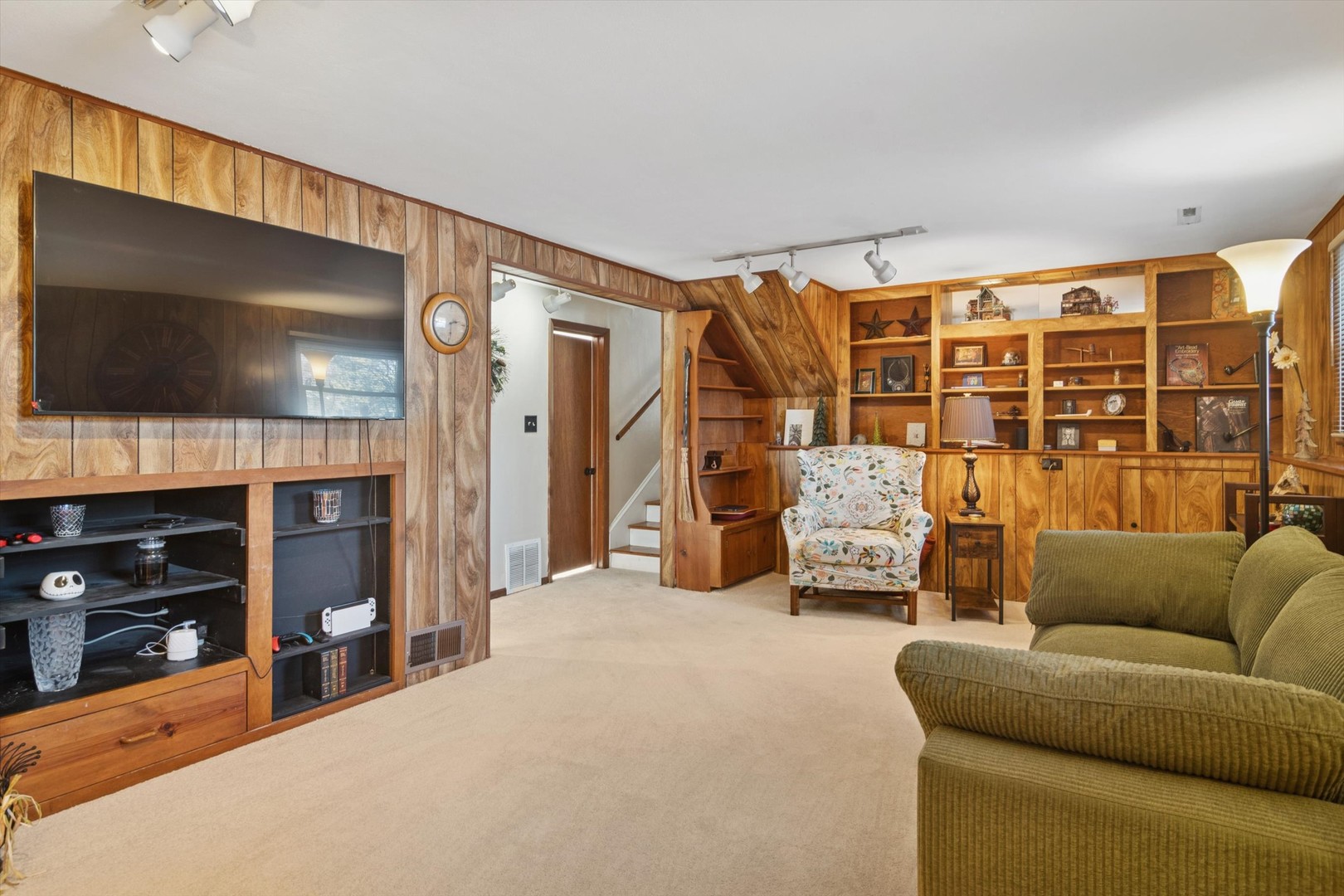 18065 West Big Oaks Road Grayslake, IL 60030 - Photo 7 of 19