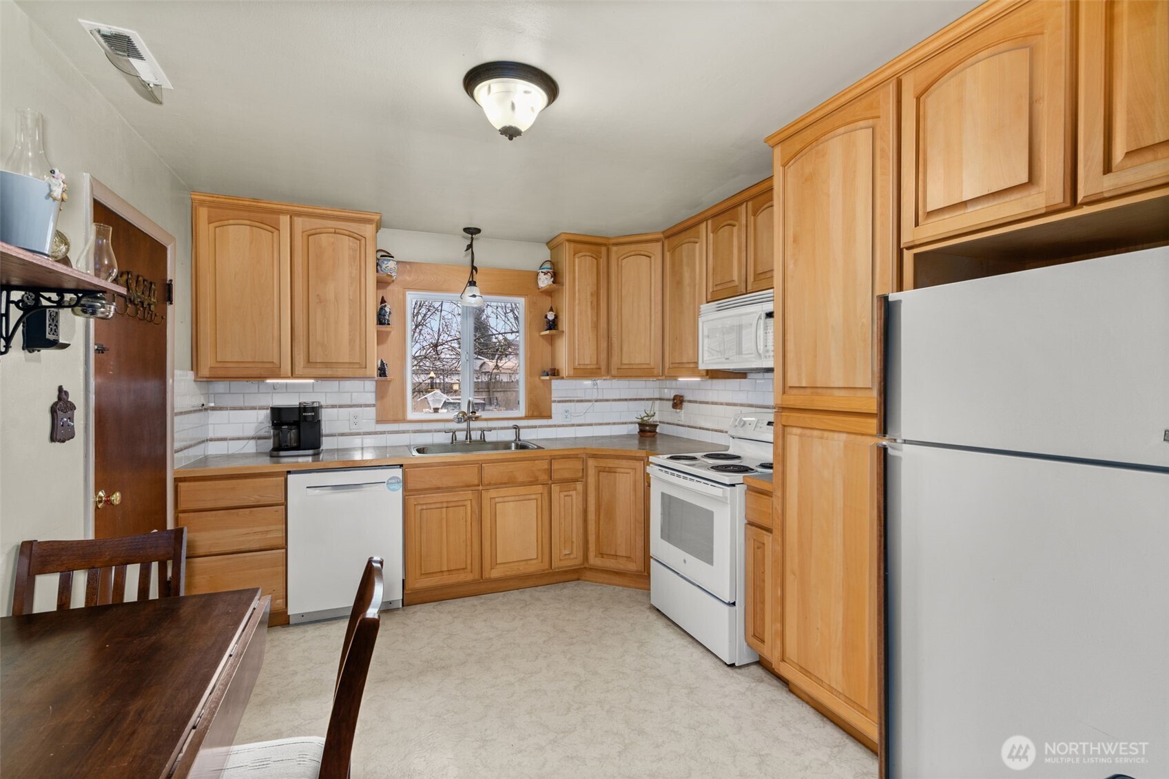 342 Beech Street Longview, WA 98632 - Photo 6 of 19