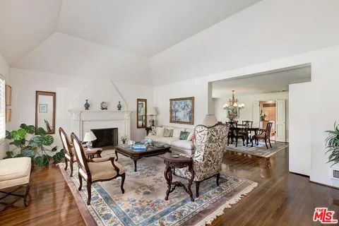 $3,995,000 | 210 North Palm Drive, Beverly Hills, CA 90210