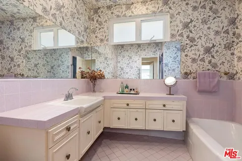 $3,995,000 | 210 North Palm Drive, Beverly Hills, CA 90210