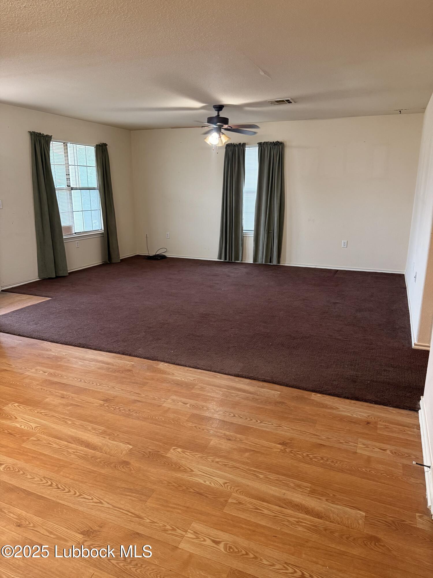 307 East 3rd Street Muleshoe, TX 79347 - Photo 3 of 20 a view of empty room