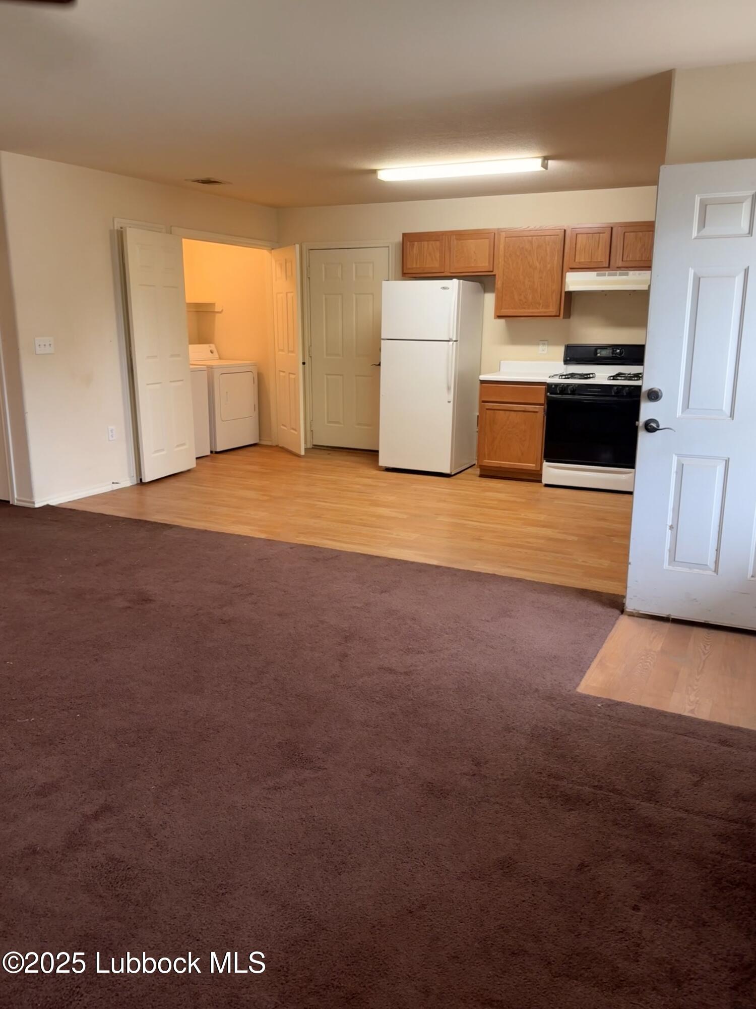307 East 3rd Street Muleshoe, TX 79347 - Photo 6 of 20 a view of a room with storage and utility