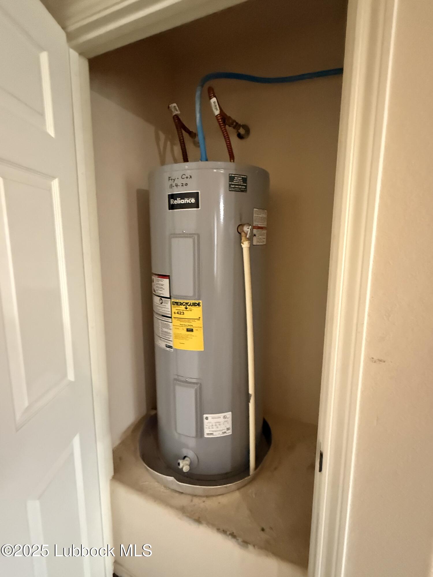 307 East 3rd Street Muleshoe, TX 79347 - Photo 7 of 20 a view of a bathroom