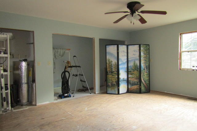 881 Deep Water Road Crossville, TN 38571 - Photo 18 of 40 Owner Suite