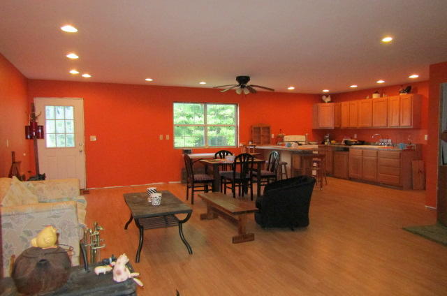 881 Deep Water Road Crossville, TN 38571 - Photo 9 of 40 Great Room