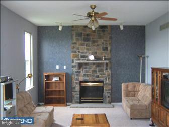 2759 Fischer Road Hatfield, PA 19440 - Photo 4 of 10 Family Room