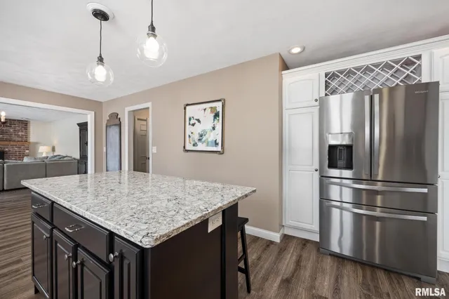 $400,000 | 73 Hickory Ridge Drive, Morton, IL 61550