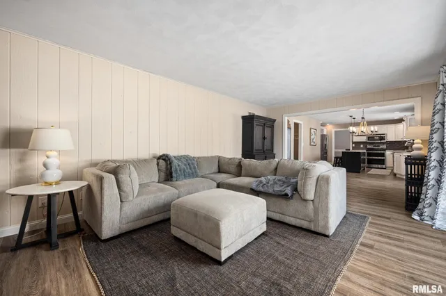 $400,000 | 73 Hickory Ridge Drive, Morton, IL 61550