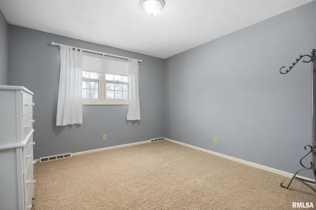 $400,000 | 73 Hickory Ridge Drive, Morton, IL 61550