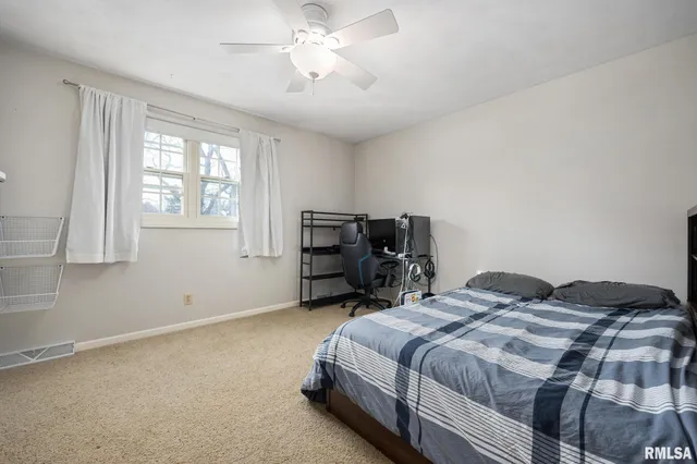 $400,000 | 73 Hickory Ridge Drive, Morton, IL 61550