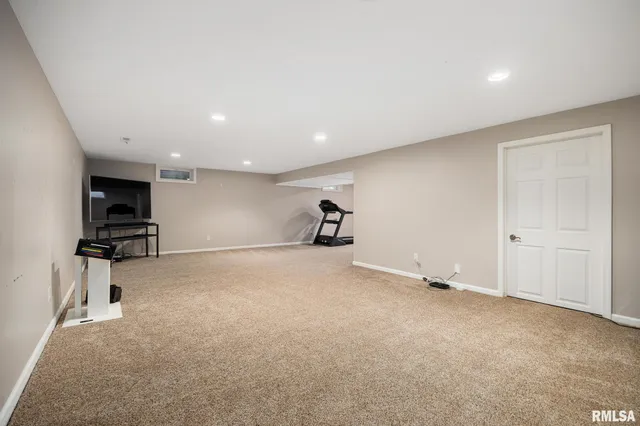 $400,000 | 73 Hickory Ridge Drive, Morton, IL 61550