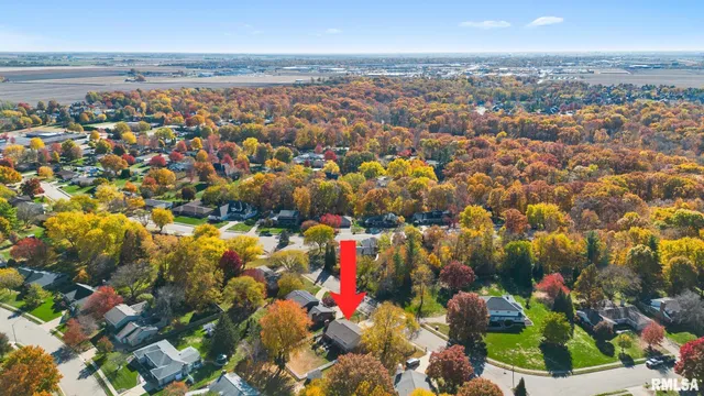 $400,000 | 73 Hickory Ridge Drive, Morton, IL 61550