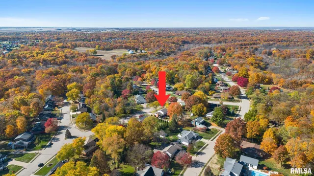 $400,000 | 73 Hickory Ridge Drive, Morton, IL 61550