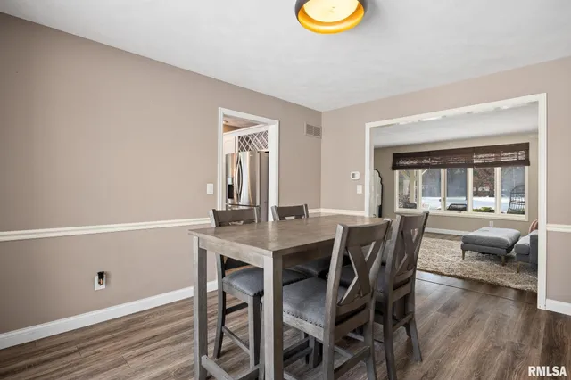 $400,000 | 73 Hickory Ridge Drive, Morton, IL 61550