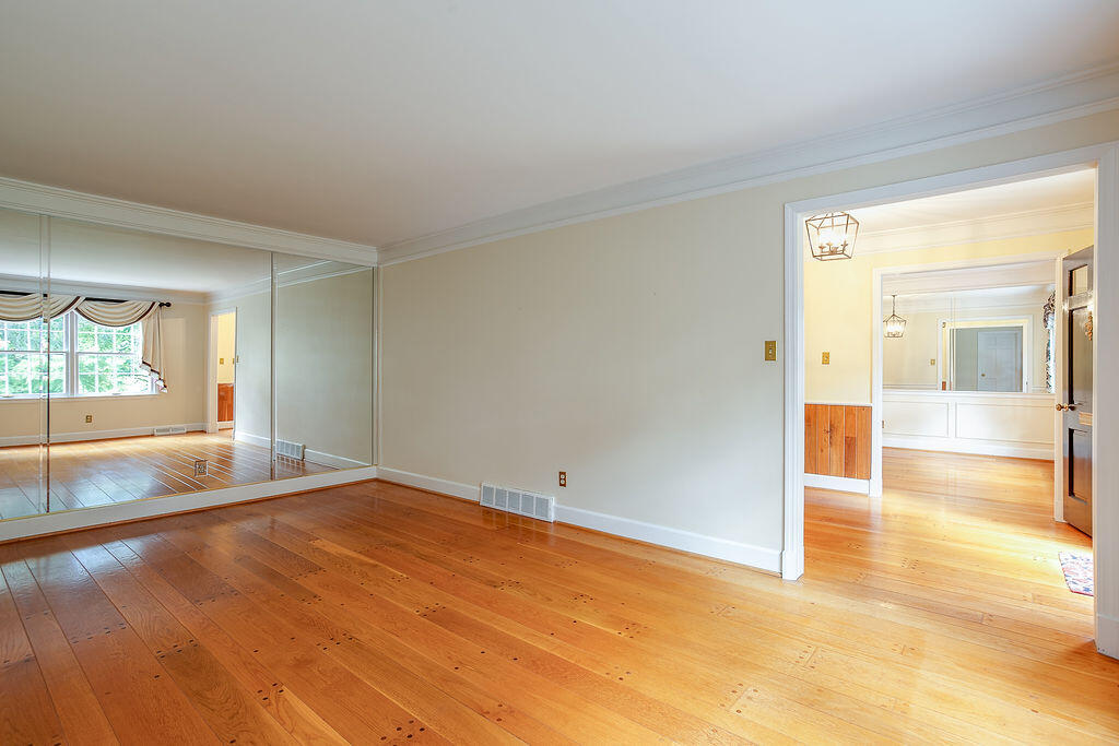 2033 Williamsburg Road Lexington, KY 40504 - Photo 11 of 68 2033Williamsburg-10