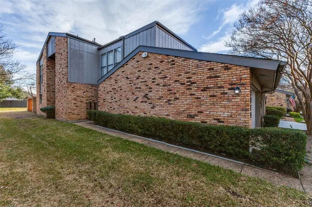 $3,100 | 12327 Montego Plaza, Dallas, TX 75230