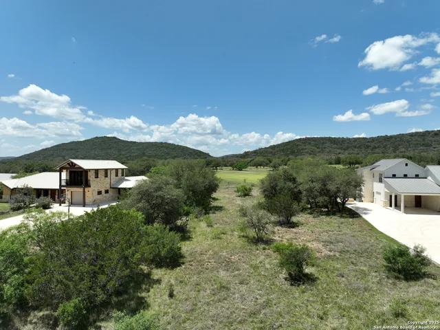 $100,000 | 180 Tequila Sunrise, Concan, TX 78838