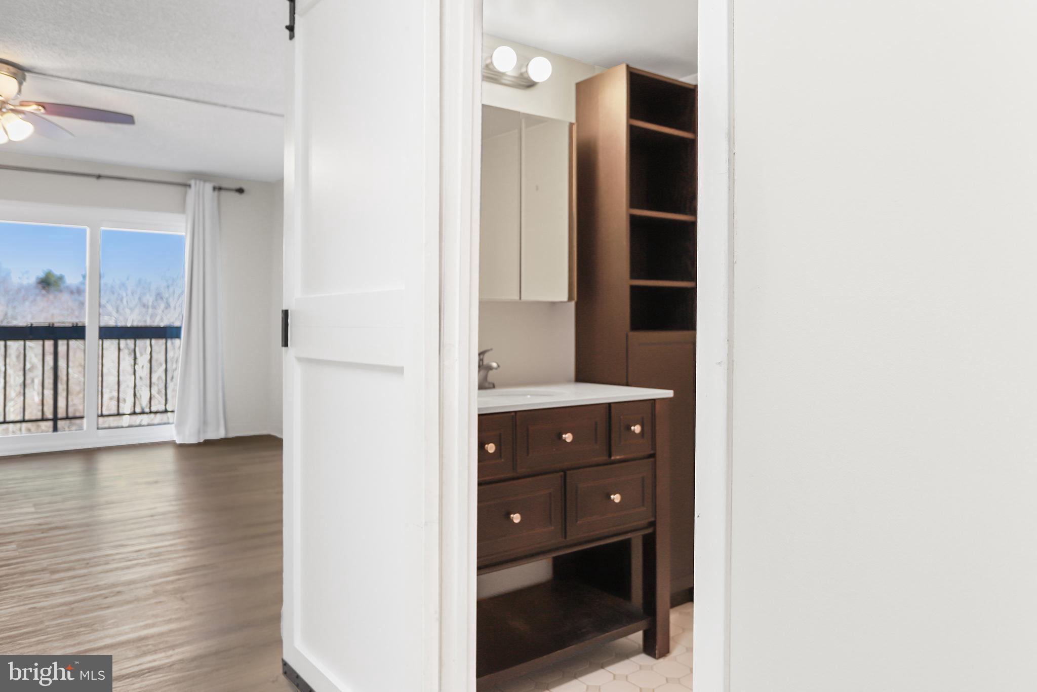 800 Avondale Road, Unit 6J Wallingford, PA 19086 - Photo 23 of 28 Bright and inviting space with modern touches.