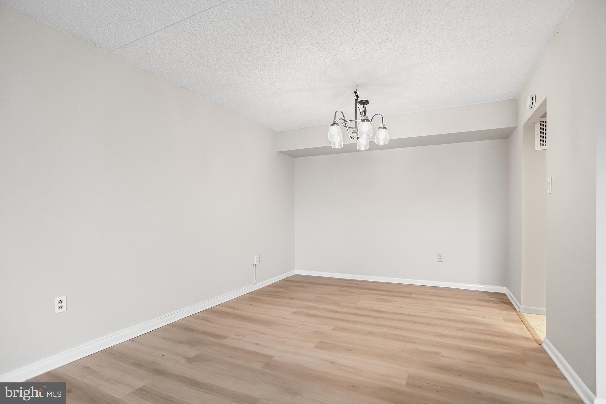 800 Avondale Road, Unit 6J Wallingford, PA 19086 - Photo 8 of 28 Bright and airy space ready for your vision.