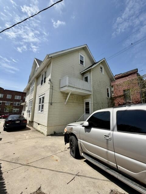 508 8th Street Racine, WI 53403 - Photo 4 of 36 IMG_1882