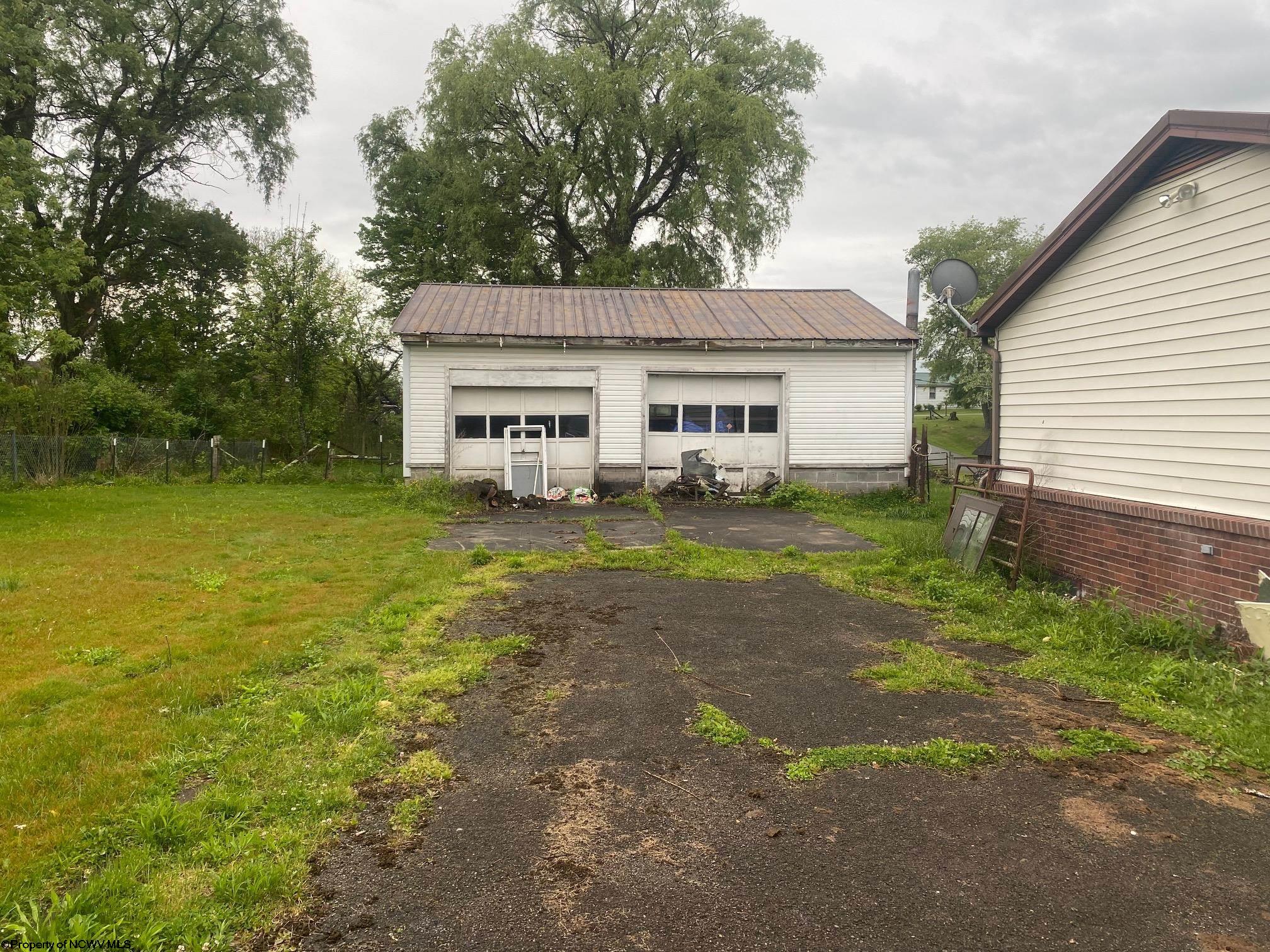 70 Reed Avenue Elkins, WV 26241 - Photo 2 of 15 Gallery Image 2