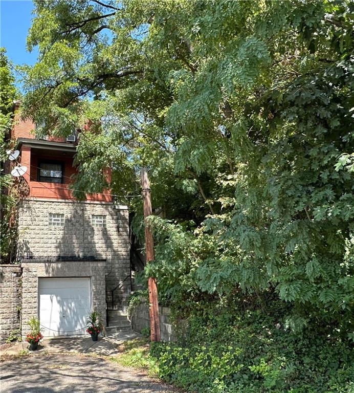 341 Kramer Way Pittsburgh, PA 15211 - Photo 2 of 37 The home is just minutes away from the famous Duquesne Incline, a historic funicular that has been in operation since May 20, 1877. This proximity allows for easy access to the city below, as well as to the iconic overlook on Grandview Avenue, offering breathtaking views of downtown Pittsburgh, and where you can take in the panoramic views of Pittsburgh's skyline and its three rivers.