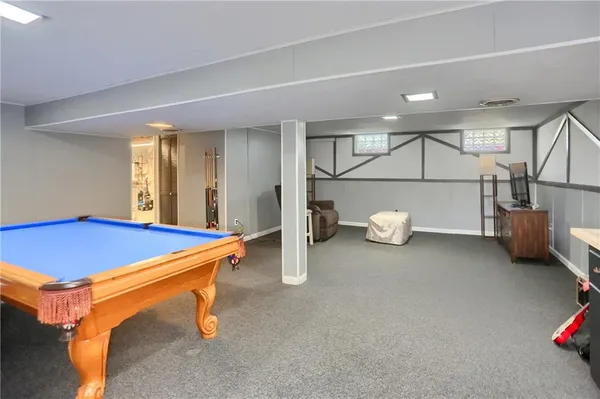 $252,000 | 1894 Oakbine Avenue, Coraopolis, PA 15108
