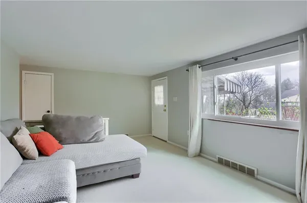 $252,000 | 1894 Oakbine Avenue, Coraopolis, PA 15108