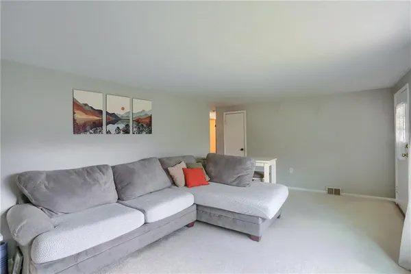 $252,000 | 1894 Oakbine Avenue, Coraopolis, PA 15108