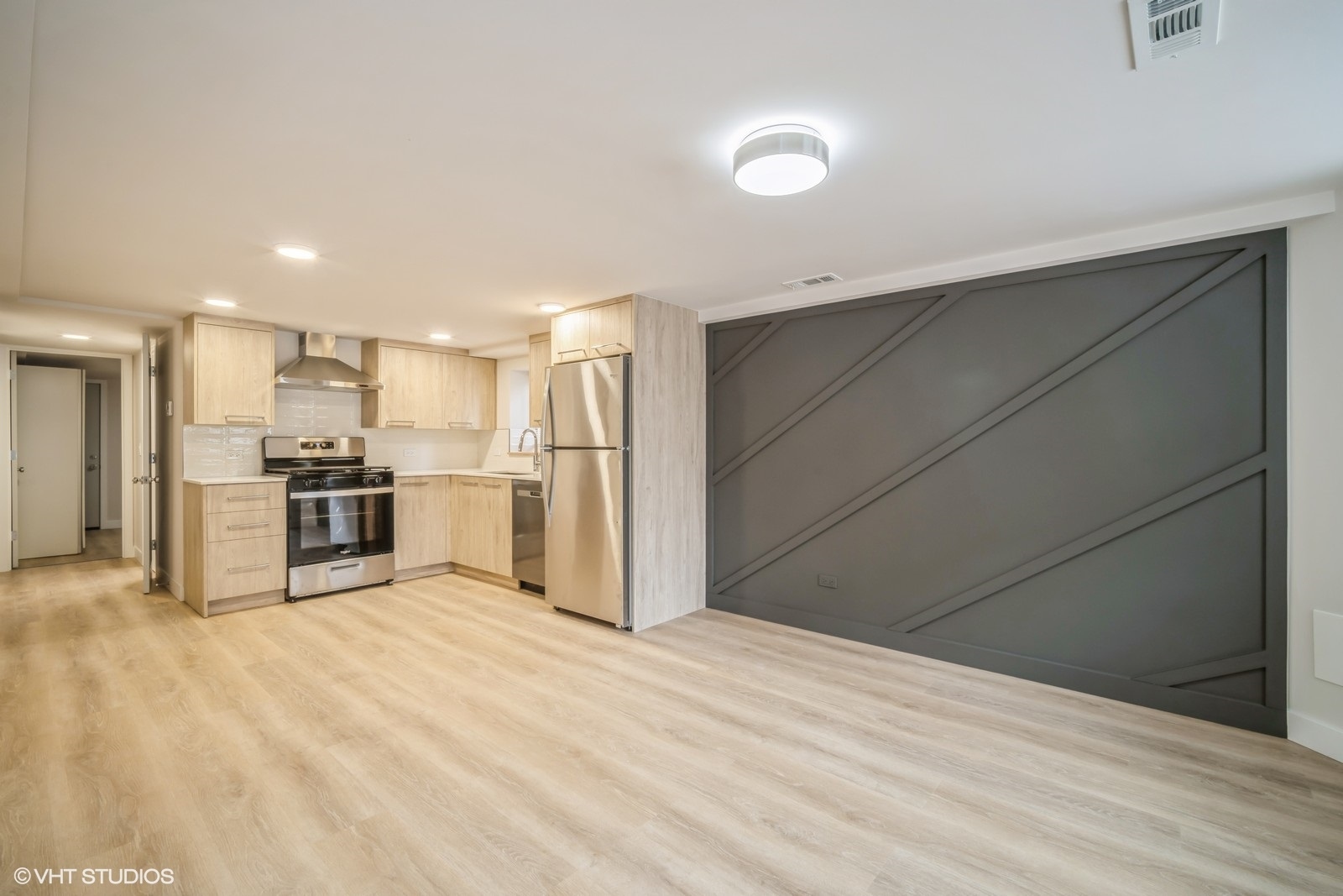 841 North Mozart Street, Unit GF Chicago, IL 60622 - Photo 2 of 7