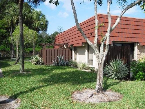8127 Boca Rio Drive Boca Raton, FL 33433 - Photo 10 of 35 Exterior Back