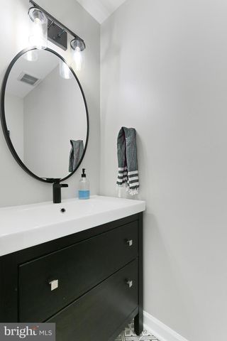 $1,070,000 | 812 South George Mason Drive, Arlington, VA 22204