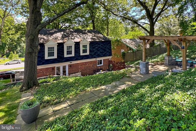 $1,070,000 | 812 South George Mason Drive, Arlington, VA 22204