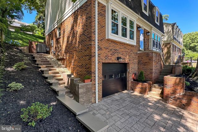 $1,070,000 | 812 South George Mason Drive, Arlington, VA 22204