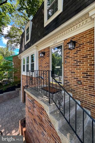 $1,070,000 | 812 South George Mason Drive, Arlington, VA 22204