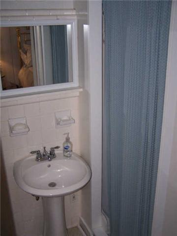 326 Golfview Lane Springfield, TN 37172 - Photo 17 of 17 Guest Bedroom Bath
