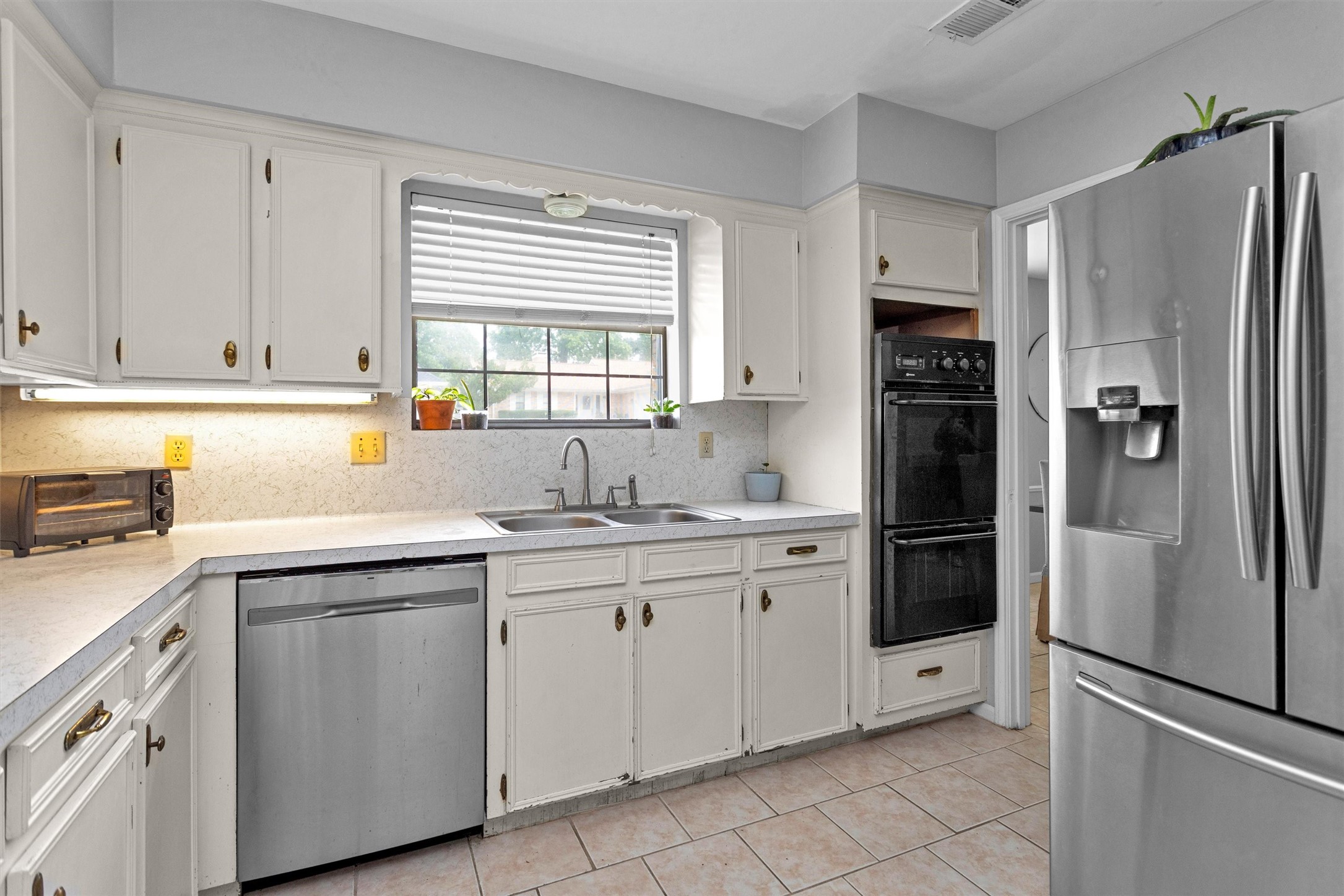 445 Augusta Drive Huntsville, TX 77340 - Photo 17 of 41