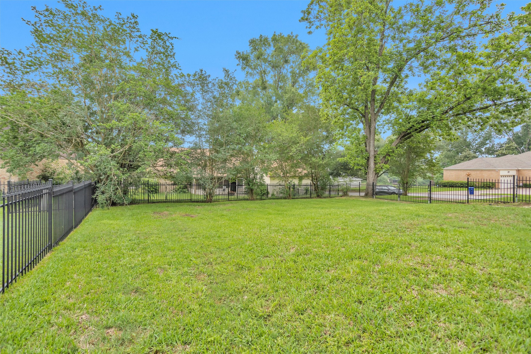 445 Augusta Drive Huntsville, TX 77340 - Photo 36 of 41