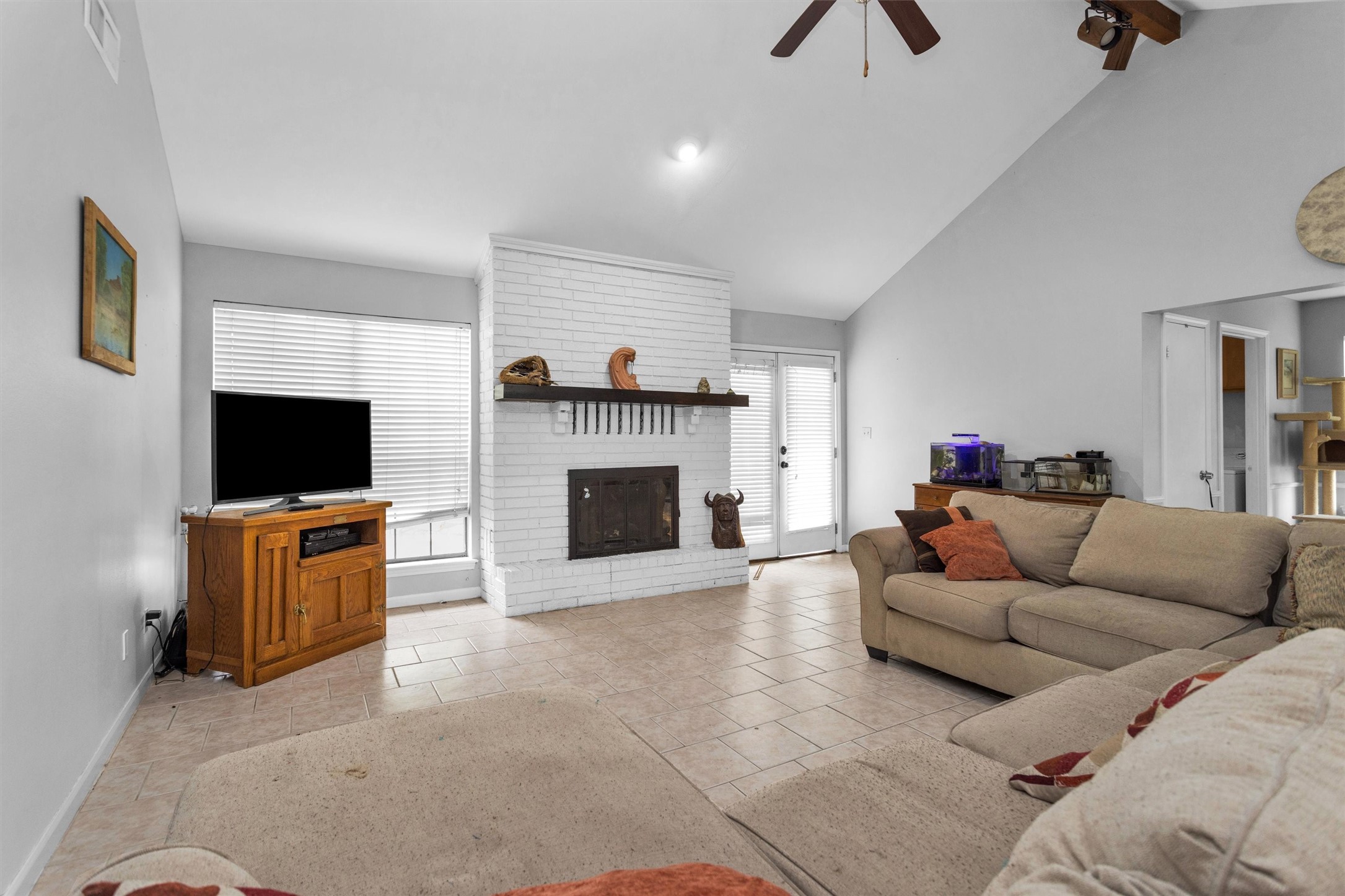 445 Augusta Drive Huntsville, TX 77340 - Photo 10 of 41