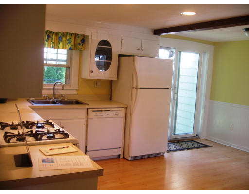 9 Fielding Road Reading, MA 01867 - Photo 6 of 9